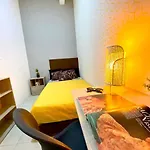 Roomies Hostel - Santa Maria La Ribera